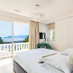 Before Making A Reservation Request, You Must Read Profile Host Section At Bottom Of Page, Otherwise Your Request Will Be Refused ## Luxury Apartment In Cannes ##