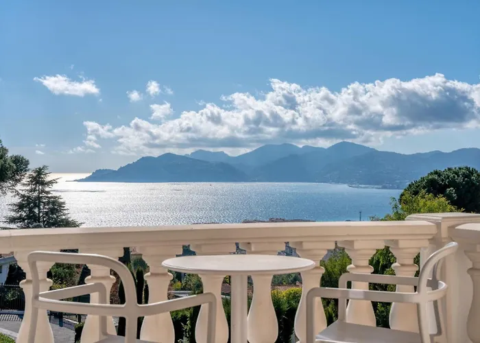 Before Making A Reservation Request, You Must Read Profile Host Section At Bottom Of Page, Otherwise Your Request Will Be Refused ## Luxury Apartment In Cannes ##