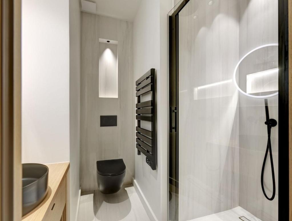 Before Making A Reservation Request, Must Read Profile Host Section At Bottom Of Page, Otherwise Your Request Will Be Refused ## Luxury In ## Appartement