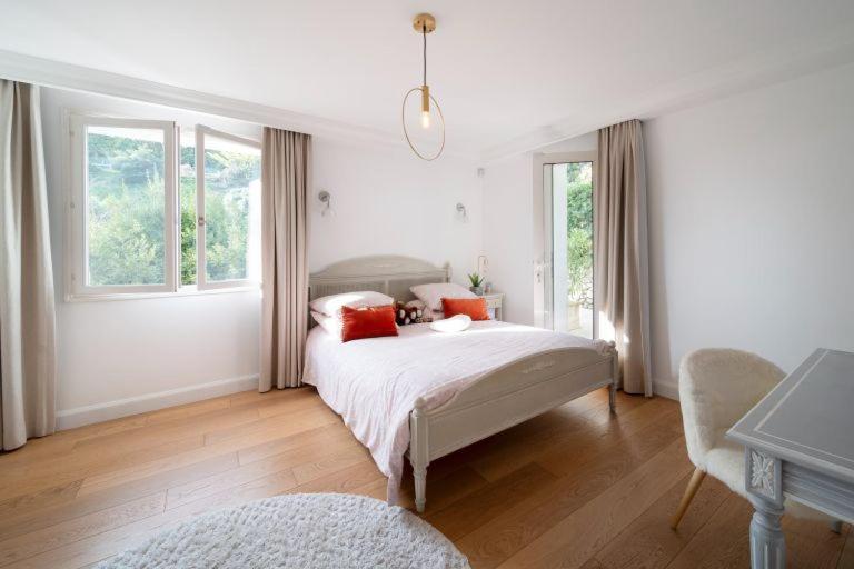 Before Making A Reservation Request, Must Read Profile Host Section At Bottom Of Page, Otherwise Your Request Will Be Refused ## Luxury In ## Appartement Cannes